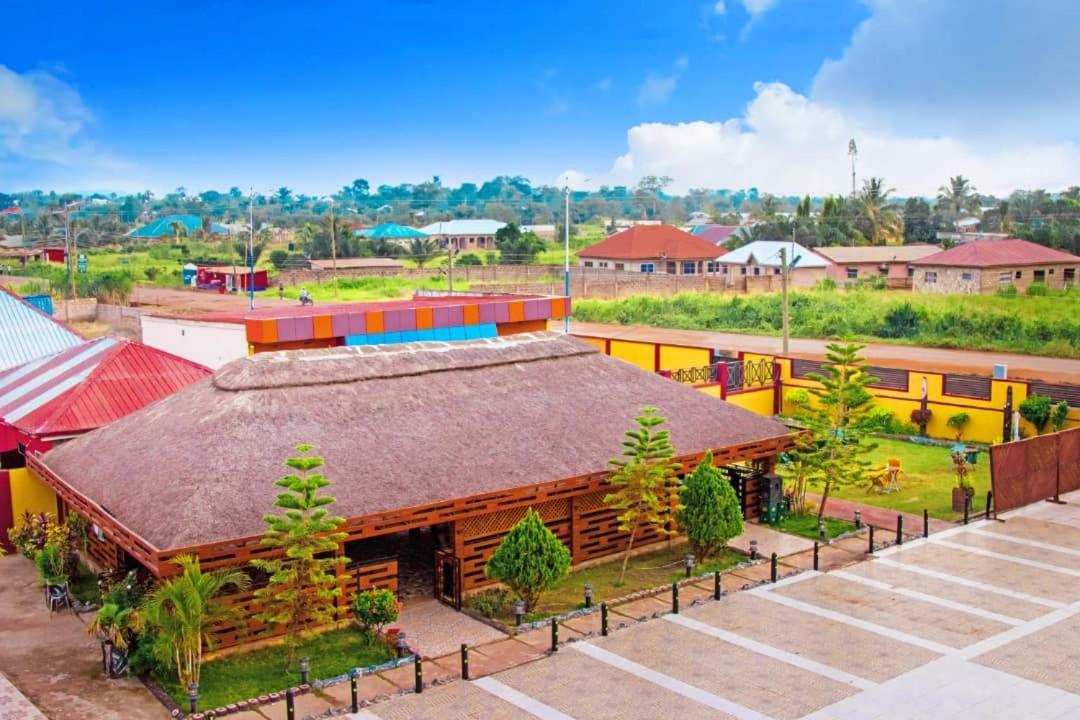 Kikis Court Resort Hohoe Ngoại thất bức ảnh